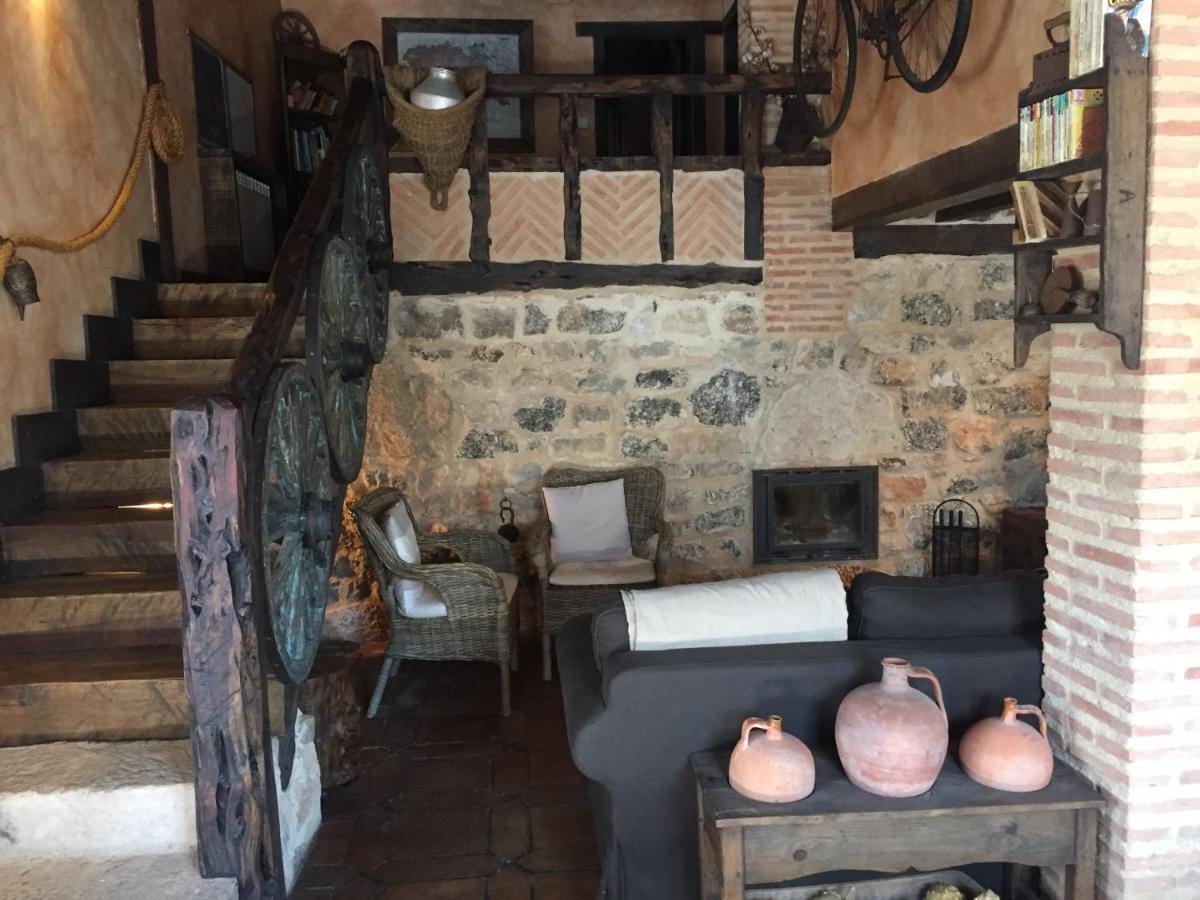 Casa Rural La Charolesa Aguilera エクステリア 写真